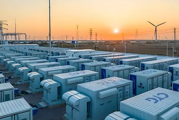 Comprehensive solution for electrochemical energy storage fire protection